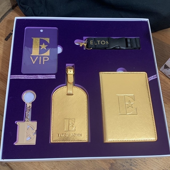 NWT Elton John Farewell Yellow Brick Rd Swag Bundle VIP Bag Set + Funko Pop NIB - Picture 17 of 17